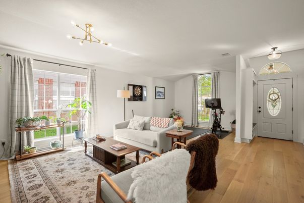 Fitness Equipment, Interior, Living room, Wood Texture Flooring