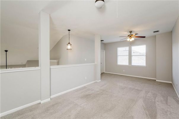 Empty room, Interior, Pendant Lights