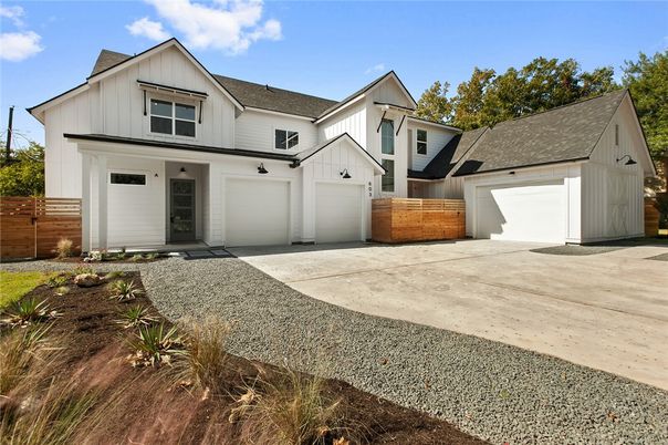 Attached, Exterior, Facade, Farmhouse