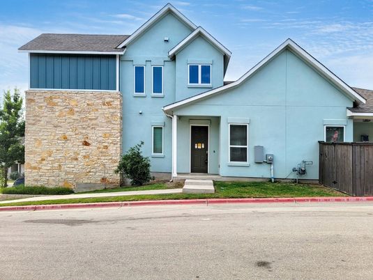 Exterior, Facade, Farmhouse