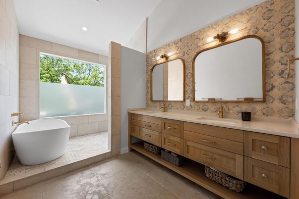 Bathroom, Dual Sink Vanities, Free Standing Baths, Interior, Recessed Lighting