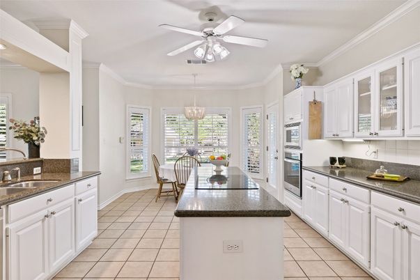 Chandelier, Dining room, Interior, Kitchen, Pendant Lights