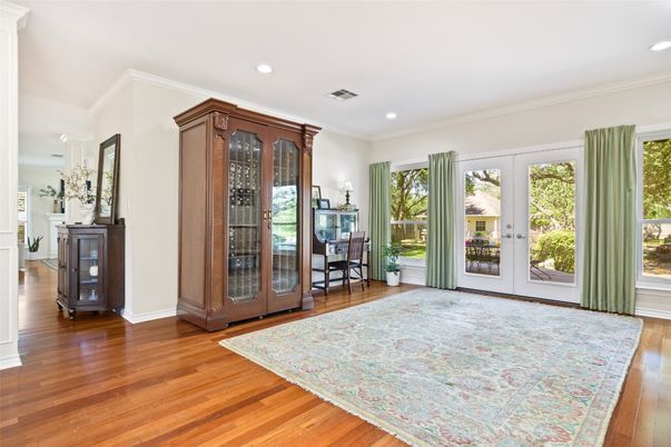 Interior, Recessed Lighting, Wood Texture Flooring