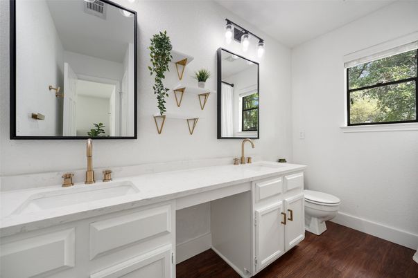 Bathroom, Dual Sink Vanities, Interior, Wood Texture Flooring