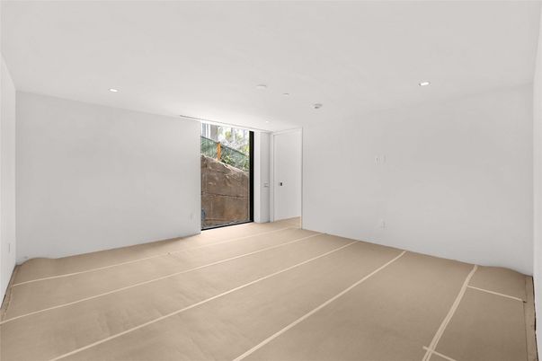 Empty room, Interior, Recessed Lighting