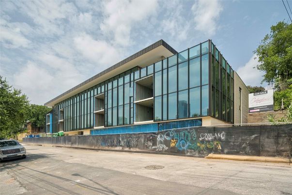 Exterior, Facade, Modern