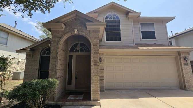 Attached, Exterior, Facade, Brick Traditional