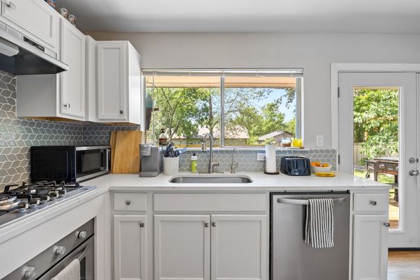 Interior, Kitchen, Stainless Steel Appliances