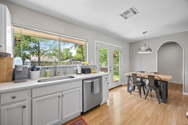 Dining room, Interior, Kitchen, Pendant Lights, Wood Texture Flooring