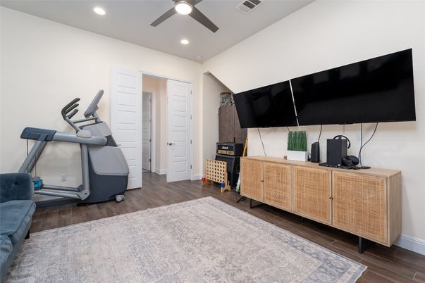 Fitness Equipment, Interior, Recessed Lighting, Wood Texture Flooring