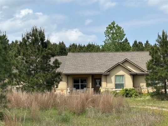 Backyard, Exterior, Facade, Ranch