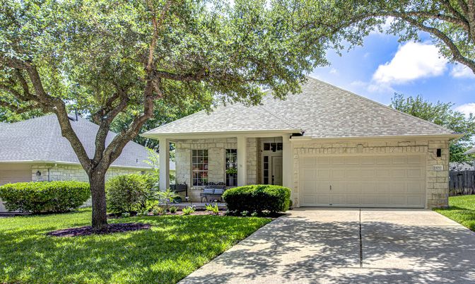 Attached, Exterior, Facade, Ranch
