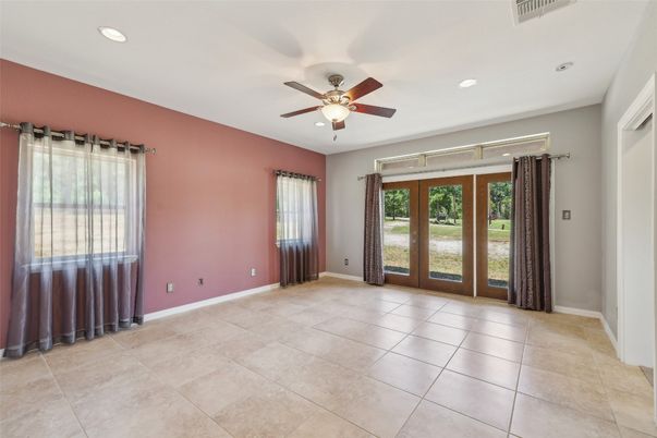 Empty room, Interior, Recessed Lighting