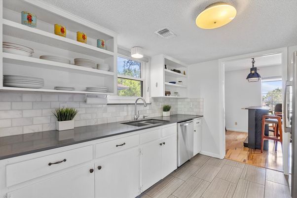 Interior, Kitchen, Pendant Lights, Wood Texture Flooring