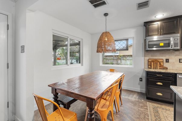 Dining room, Interior, Kitchen, Pendant Lights, Recessed Lighting, Stainless Steel Appliances