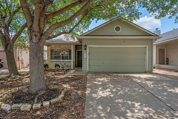 Attached, Exterior, Facade, Ranch