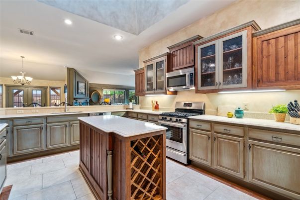 Chandelier, Interior, Kitchen, Recessed Lighting, Stainless Steel Appliances