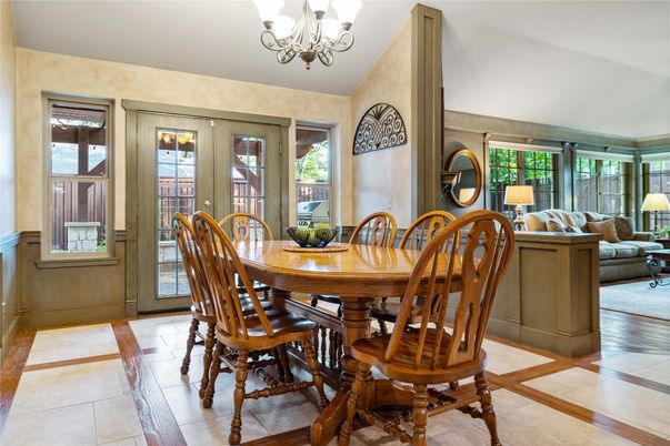 Chandelier, Dining room, Interior