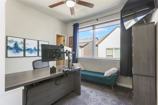 Home Office, Interior