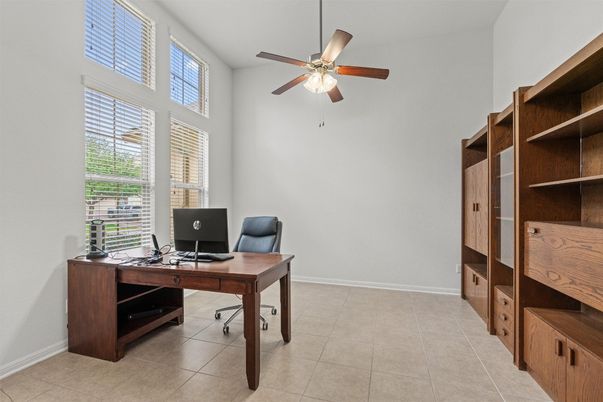 Home Office, Interior