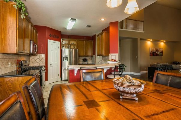 Dining room, Interior, Kitchen, Recessed Lighting, Stainless Steel Appliances