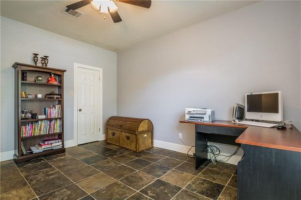 Home Office, Interior
