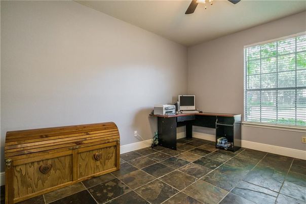 Home Office, Interior