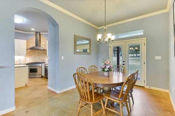 Chandelier, Dining room, Interior, Kitchen, Pendant Lights, Recessed Lighting, Stainless Steel Appliances