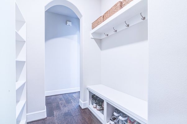 Interior, Walk-in Closets, Wood Texture Flooring
