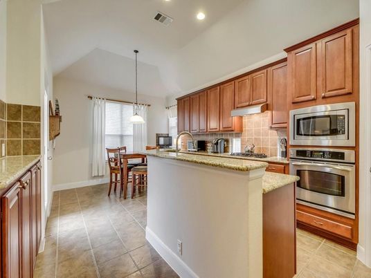 Dining room, Interior, Kitchen, Pendant Lights, Recessed Lighting, Stainless Steel Appliances
