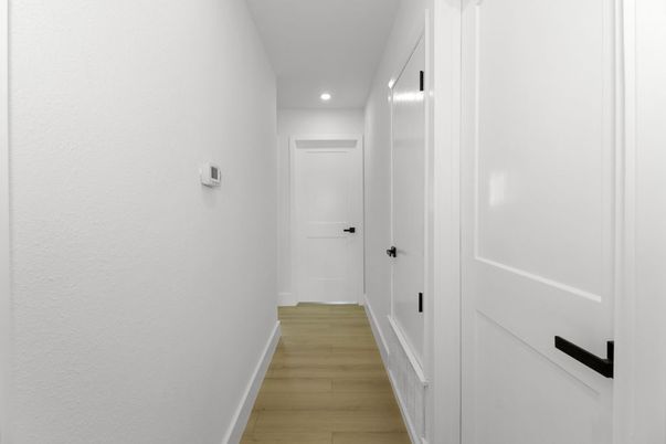 Interior, Recessed Lighting, Wood Texture Flooring