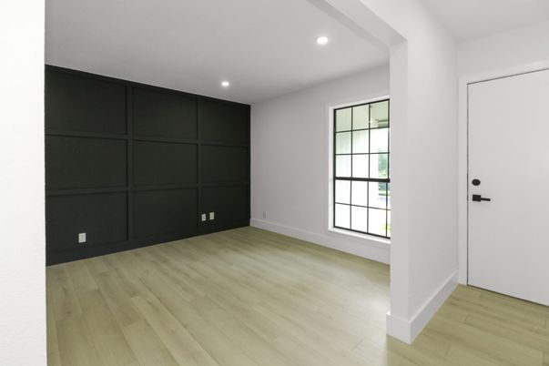 Empty room, Interior, Recessed Lighting, Wood Texture Flooring
