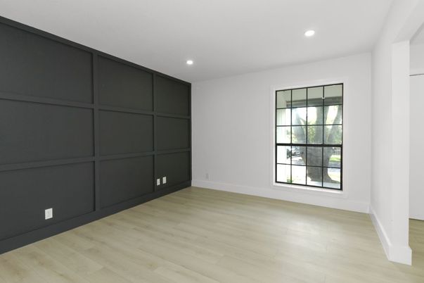 Empty room, Interior, Recessed Lighting, Wood Texture Flooring