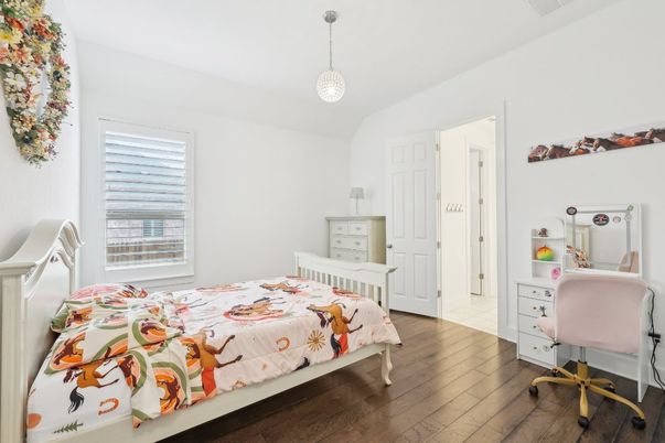 Bedroom, Home Office, Interior, Pendant Lights, Wood Texture Flooring