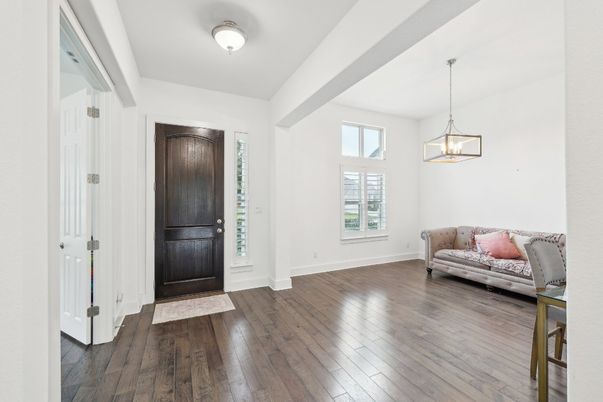 Interior, Pendant Lights, Wood Texture Flooring