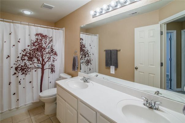 Bathroom, Dual Sink Vanities, Interior, Recessed Lighting