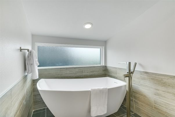 Bathroom, Free Standing Baths, Interior, Recessed Lighting