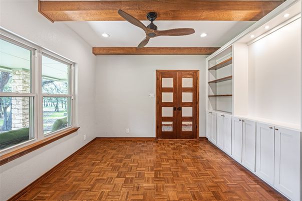Empty room, Interior, Recessed Lighting, Wooden Beams, Wood Texture Flooring