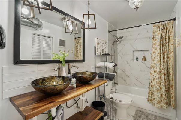 Bathroom, Interior, Marble Walls, Pendant Lights