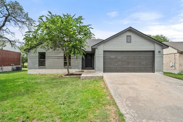 Attached, Exterior, Facade, Ranch