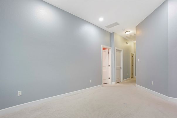 Empty room, Interior, Recessed Lighting