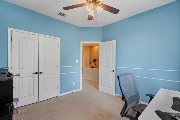 Home Office, Interior