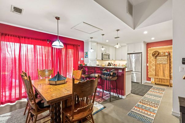 Dining room, Interior, Kitchen, Pendant Lights, Recessed Lighting, Stainless Steel Appliances