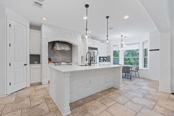 Dining room, Interior, Kitchen, Pendant Lights, Recessed Lighting, Stainless Steel Appliances