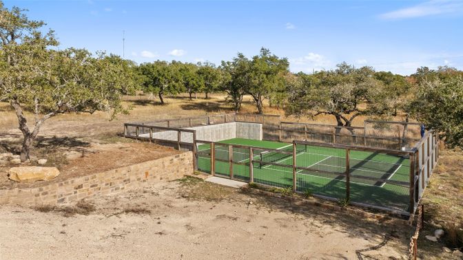 Exterior, Tennis Courts