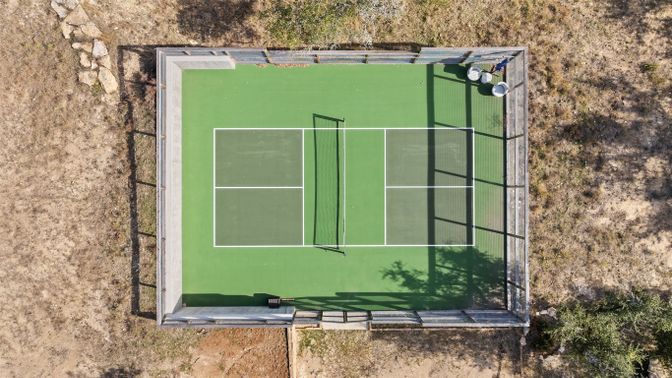 Exterior, Tennis Courts