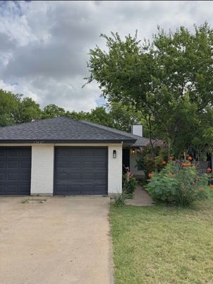 Attached, Exterior, Facade, Brick Facade, Ranch
