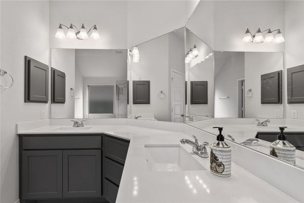 Bathroom, Dual Sink Vanities, Interior