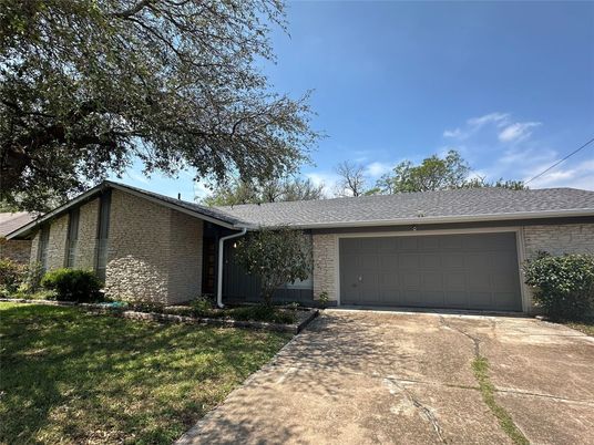 Attached, Exterior, Facade, Brick Facade, Ranch