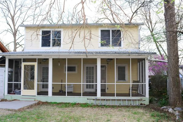 Exterior, Facade, American Foursquare